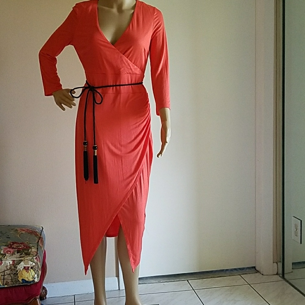Bebe coral color dress with belt